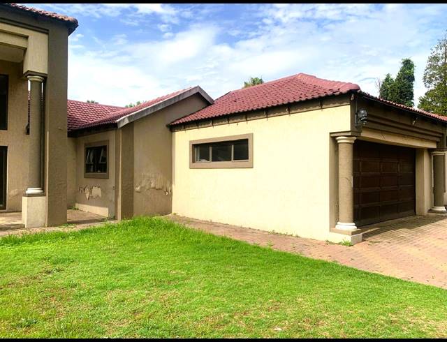 3 BEDROOM HOUSE FOR SALE IN VANDERBIJLPARK SE 6